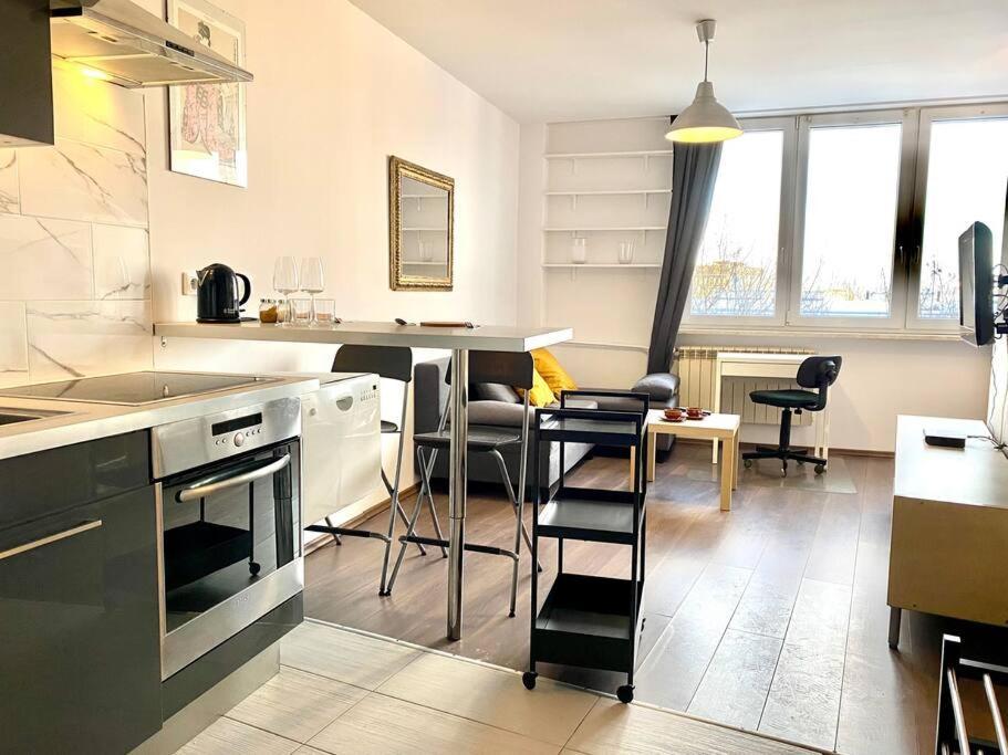 Apartamento Studio Muranow By Esteum Host Varsovia Exterior foto
